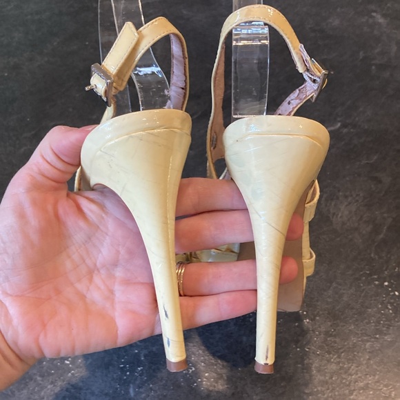 Women Vince Camuto Jessore cream yellow leather Strappy stiletto shoes size 8.5 - Picture 8 of 12